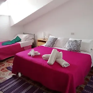 https://room-upstairs.in-sardinia.net
